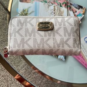 Michael Korrs wallet